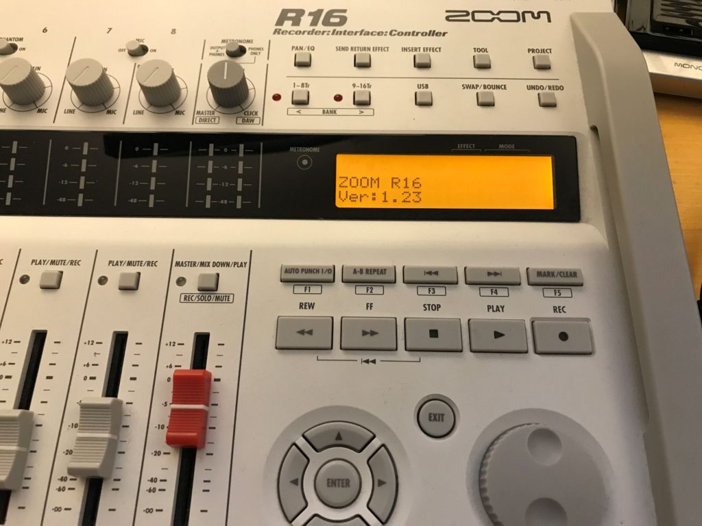 2 - Zoom R16 Booted Displaying Firmware Version